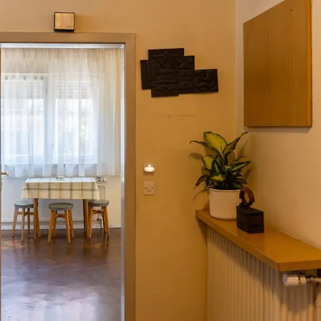 Retro House In Homestay *