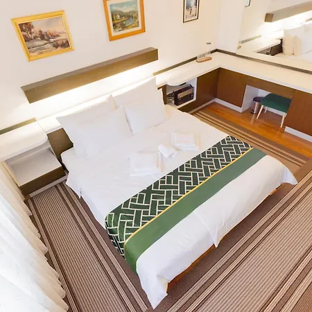 Homestay Retro House In Kamnik